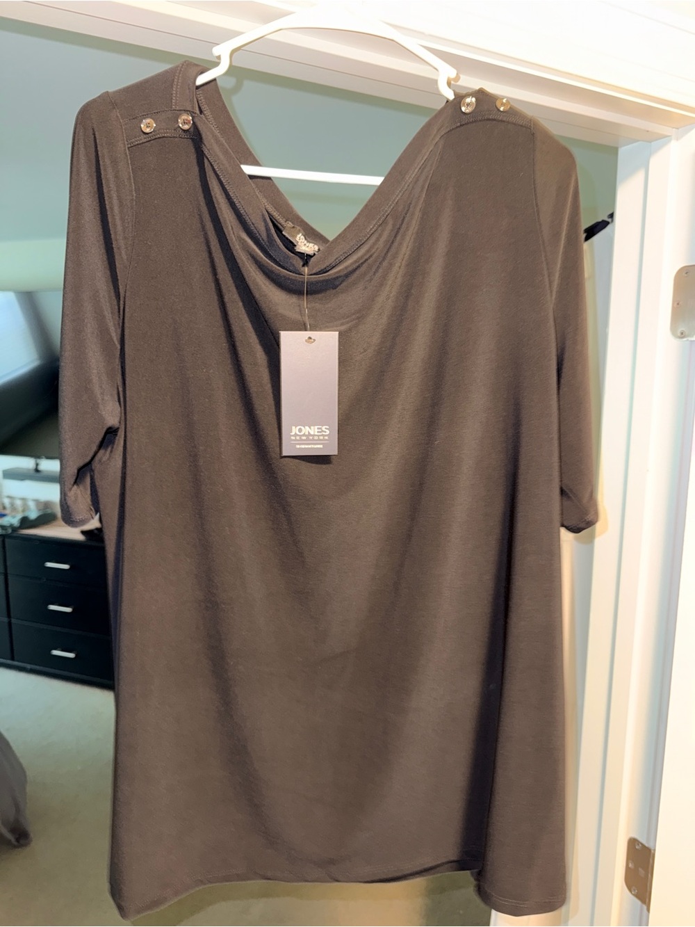 Jones New York Black Short-Sleeve Draped Neck Top with Shoulder Buttons